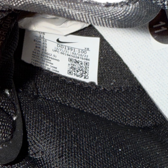 Nike SB Dunks Panda Low - Men’s Size 11 - Brand New - Never Worn - With Box - Picture 7 of 8